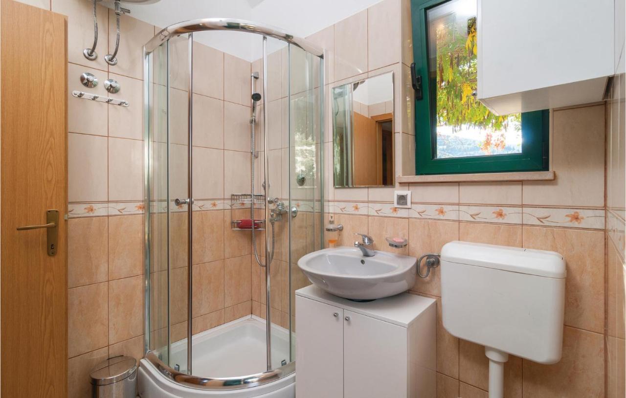 1 Bedroom Awesome Home In ポスティレ エクステリア 写真