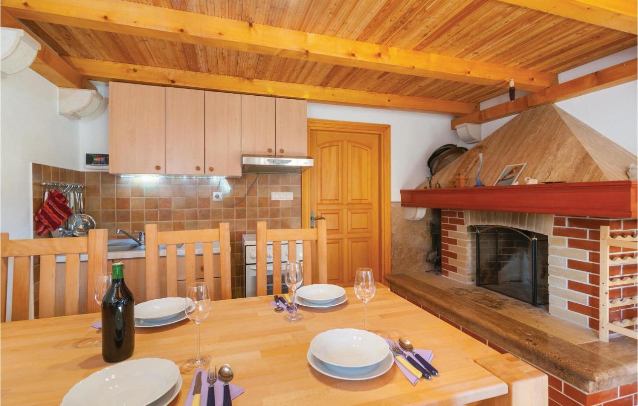 1 Bedroom Awesome Home In ポスティレ エクステリア 写真