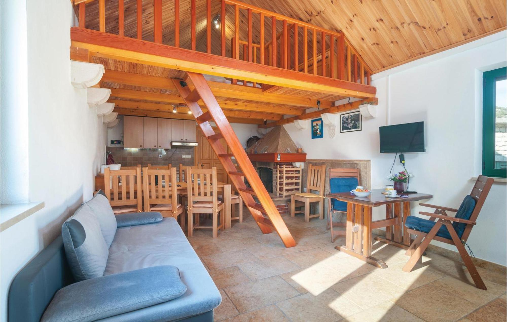 1 Bedroom Awesome Home In ポスティレ エクステリア 写真